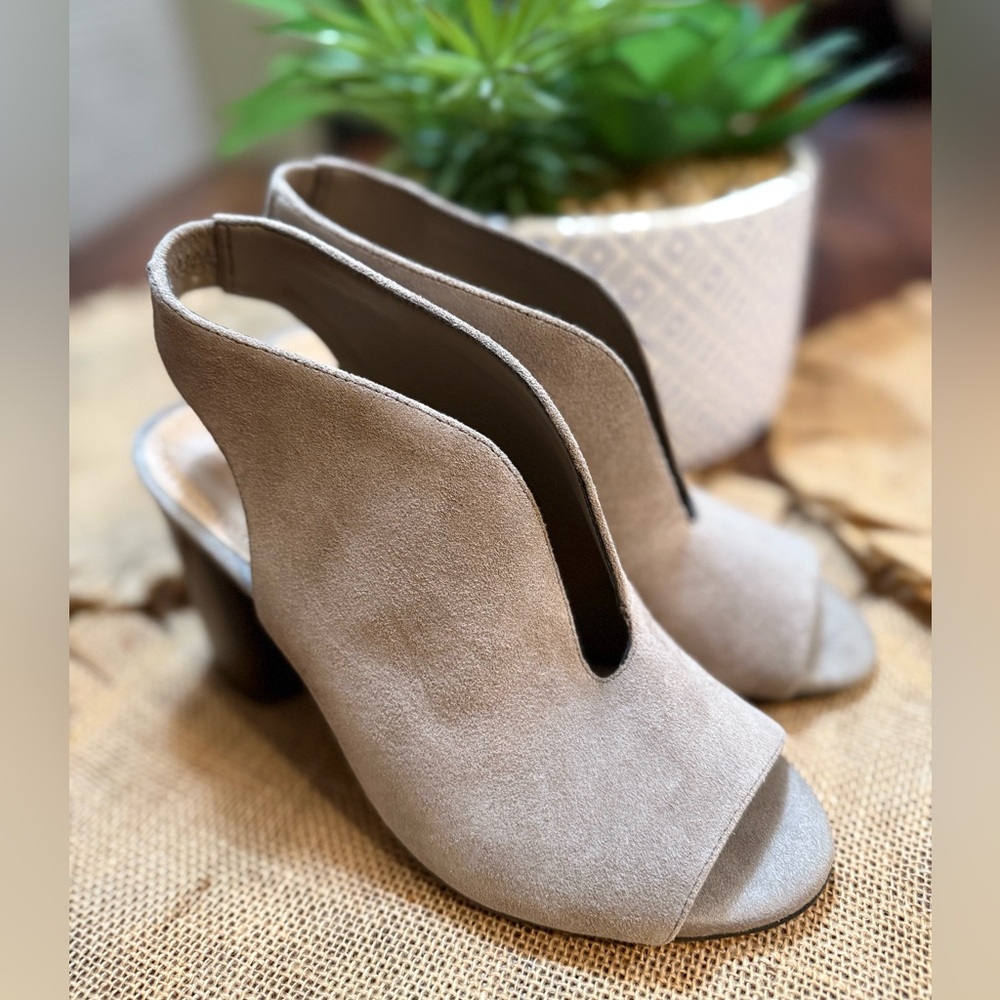 Gibson Latimer Cream Peep-Toe Mules